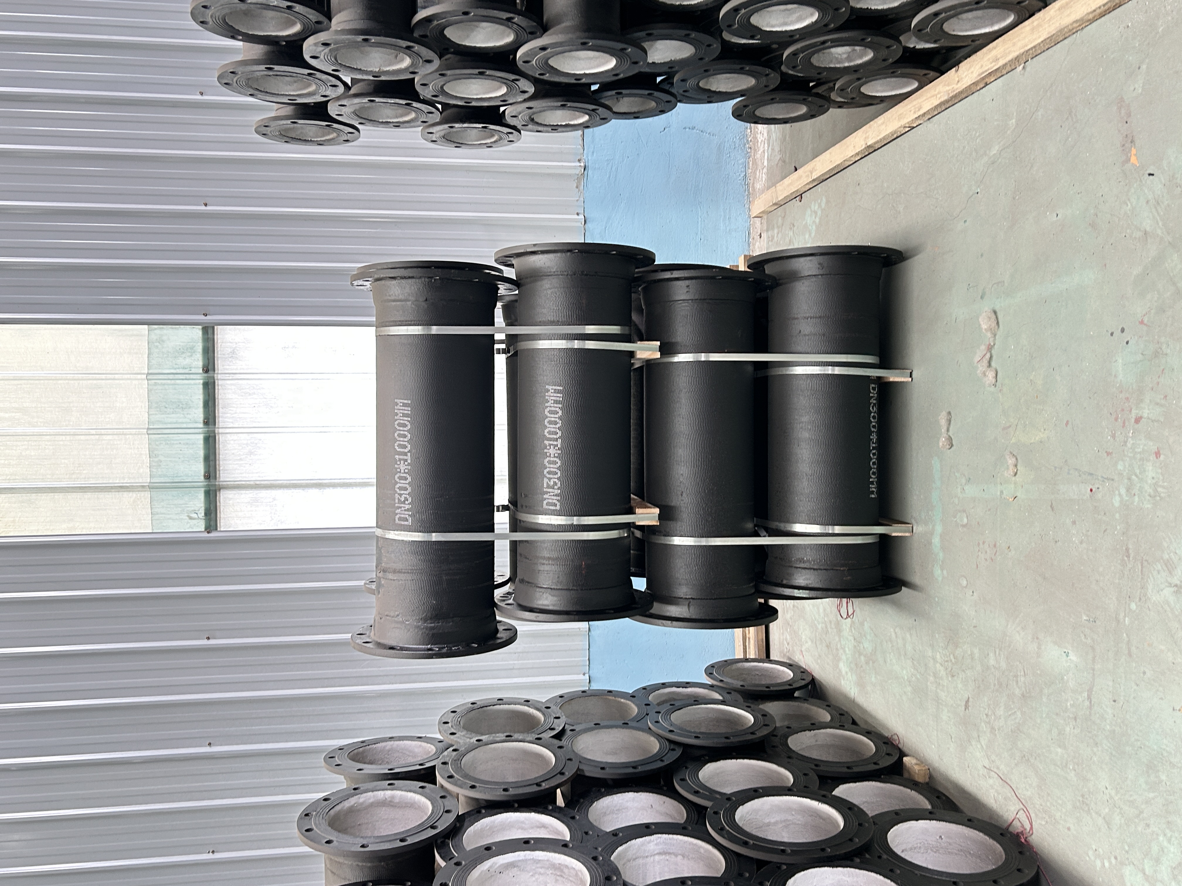 Pallorautalaippa Putkenliittimet