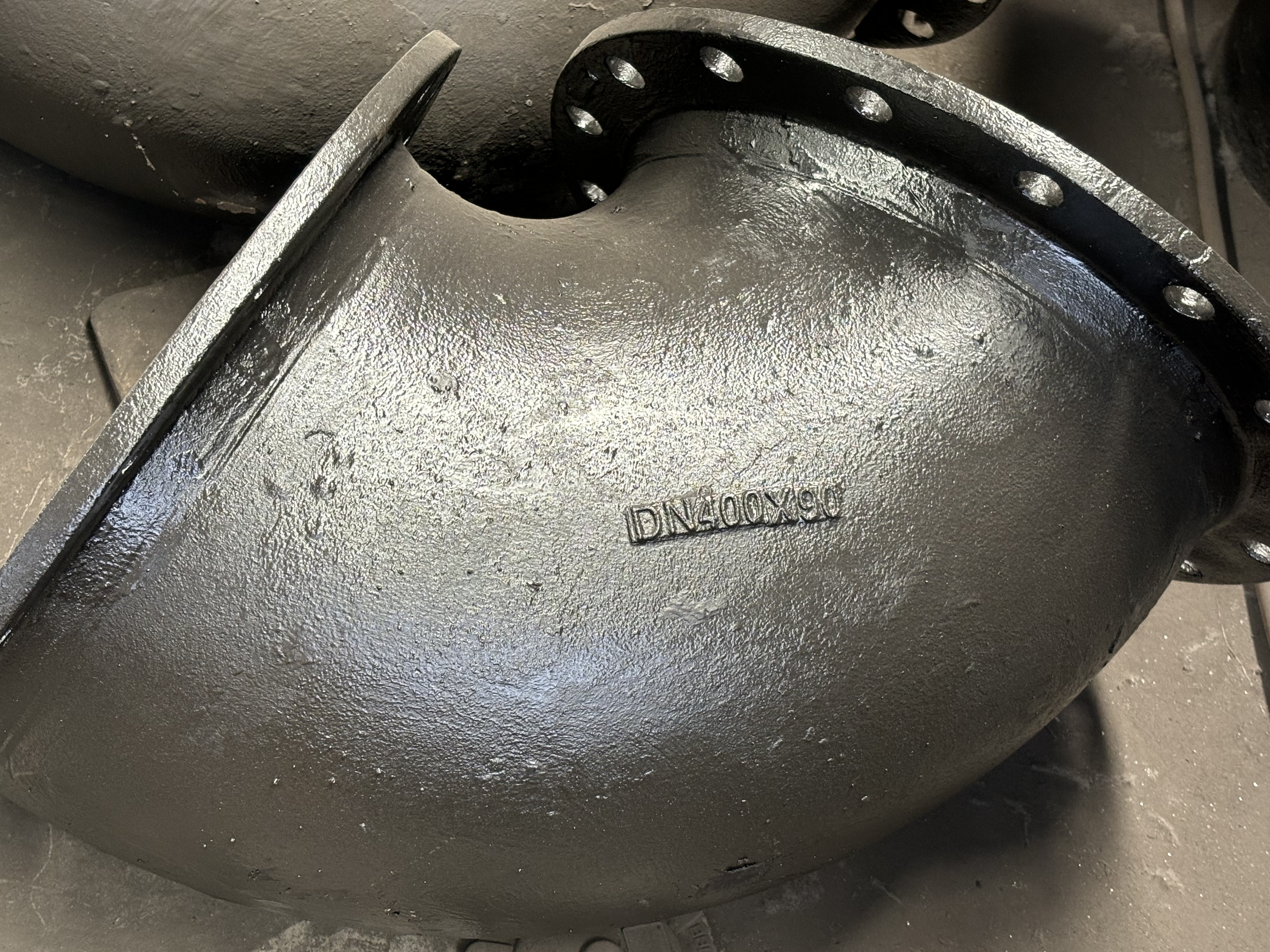 Pallorautaputkiliittimien esittely: kyynärpäät ja T-paidat